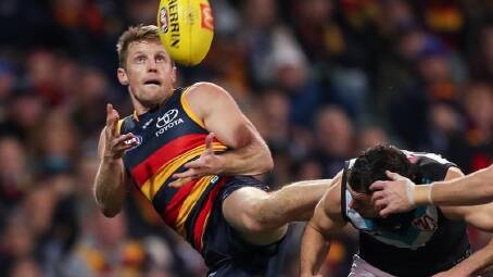 A series of eye injuries have brought an immediate end to Rory Sloane's AFL career at Adelaide. (Matt Turner/AAP PHOTOS)